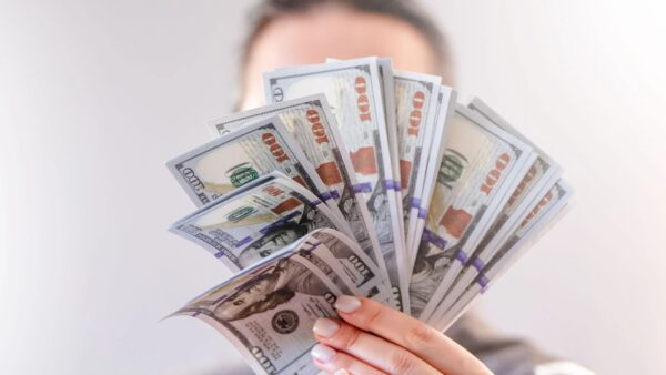 Wieviel Geld darf man monatlich verschenken Freibeträge clever nutzen